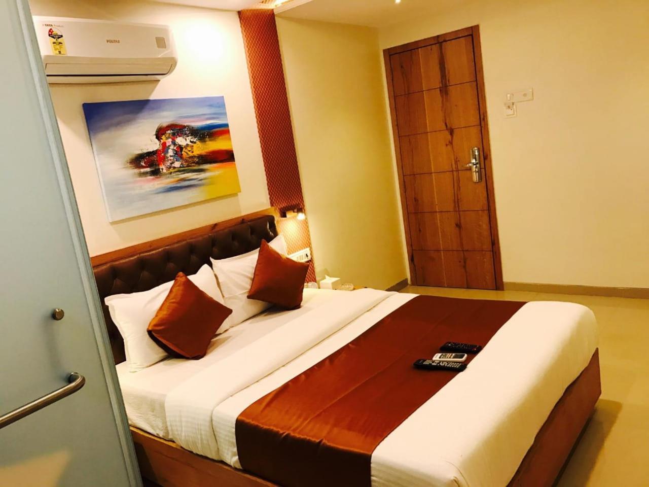 Grandeur By Avion Palace Near T2 International Airport Bombay Exterior foto